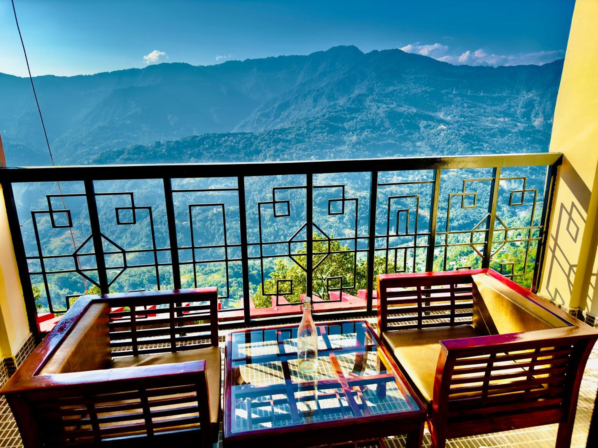Hotel Due Pond Near Palzor Stadium Gangtok Exterior photo