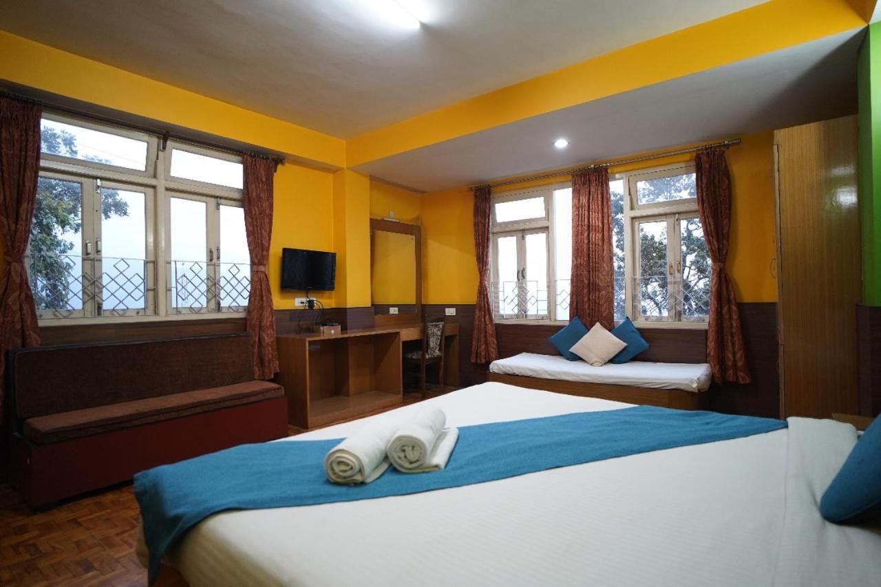 Hotel Due Pond Near Palzor Stadium Gangtok Exterior photo